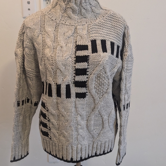 Women's sweater - Picture 5 of 9